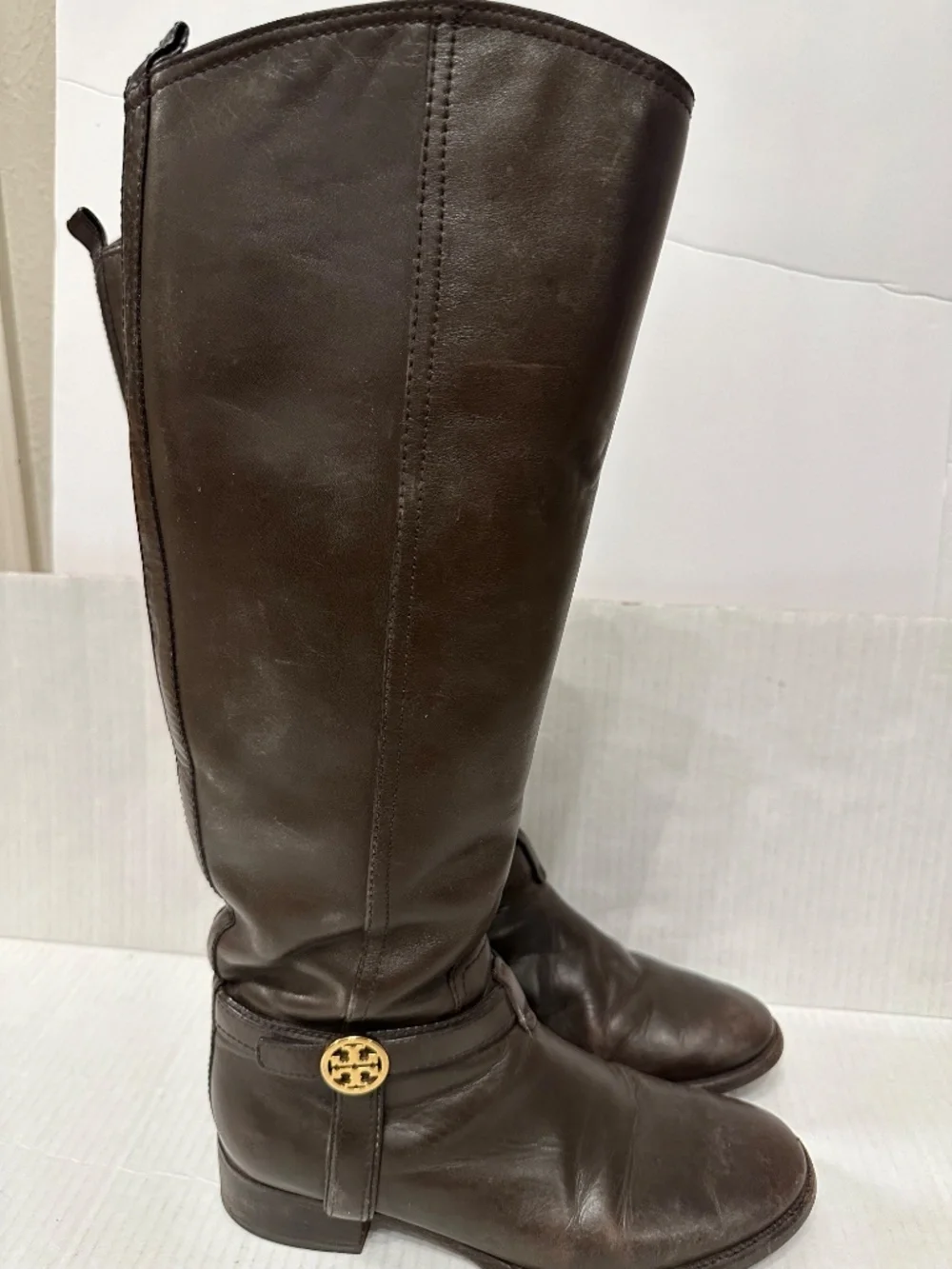 Tory‎ Burch size 7 Tall Brown Leather Boots gold logo zippered